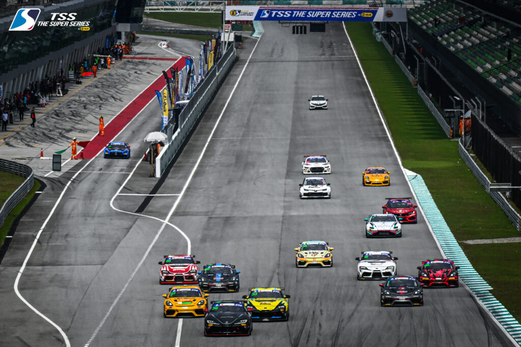 GT4 Rennen 7 2025 Start